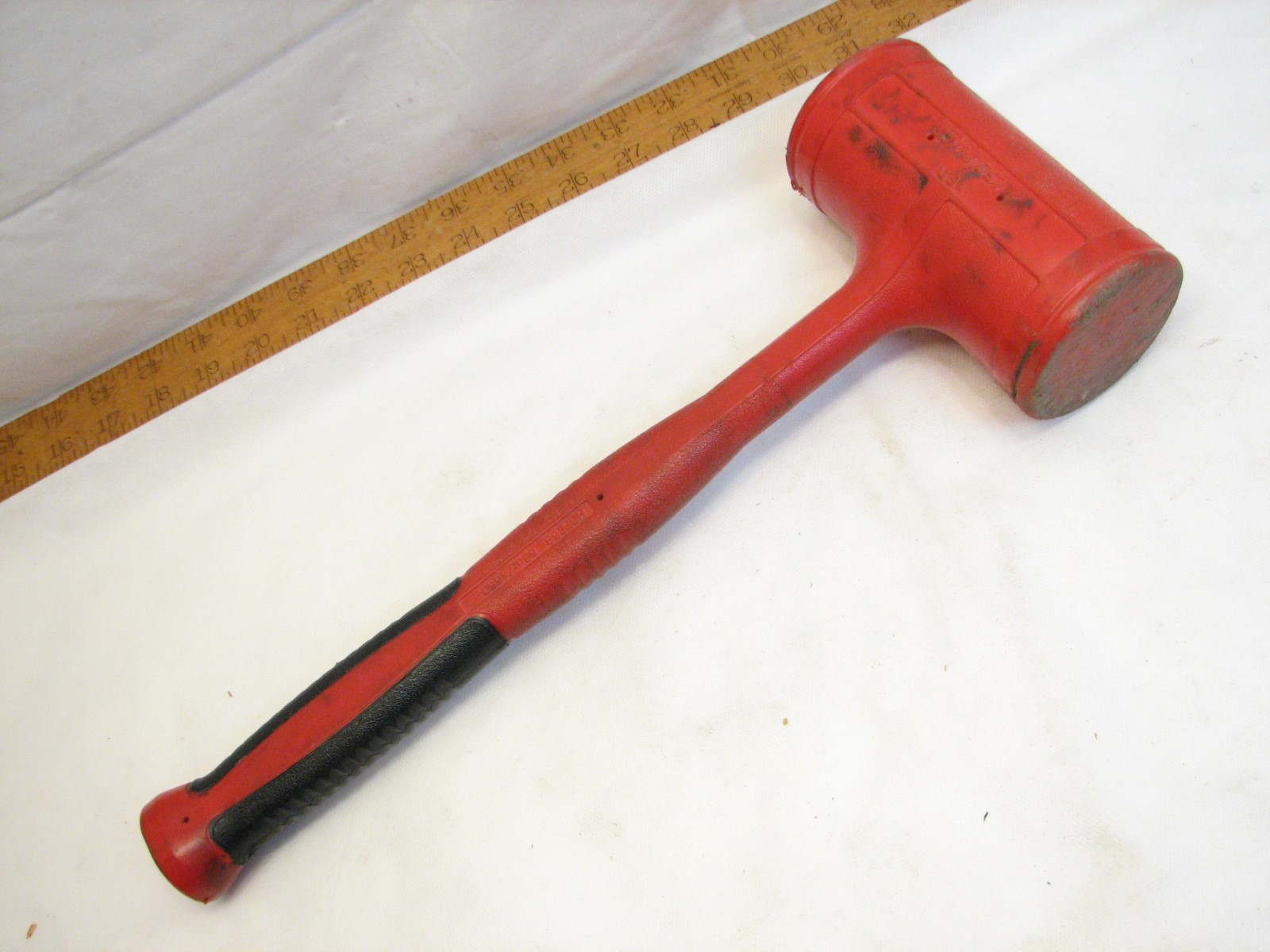 New Snap On Dead Blow Hammer Model HBFE56 56 oz Red Soft Grip Handle