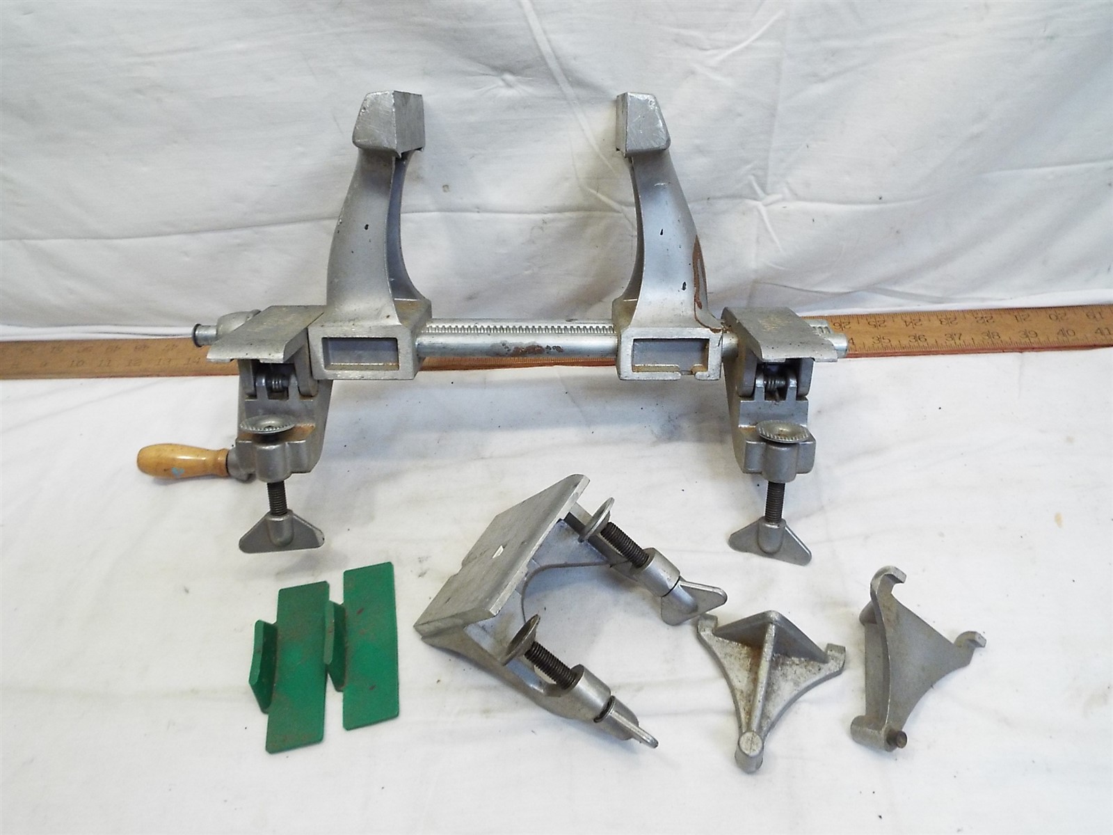 Zyliss Portable All-Purpose Bench Hobby Vise Clamping System