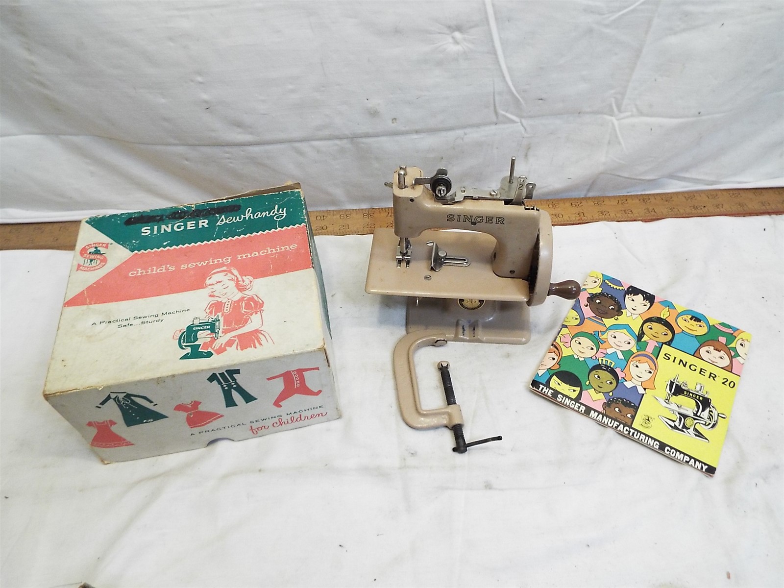 Singer Model 20 Sewhandy Child's Toy Sewing Machine Box Clamp Sew
